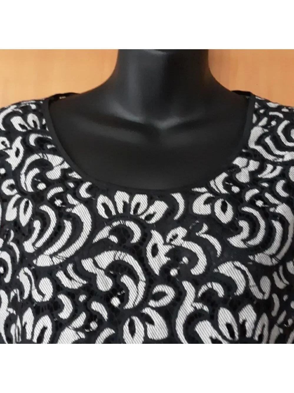 Express SeeThu Blouse - Picture 4 of 8
